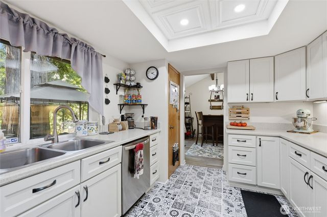 8210 University Point Circle NE, Bremerton, WA 98311