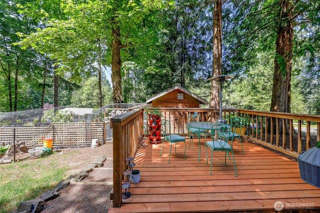 8210 University Point Circle NE, Bremerton, WA 98311