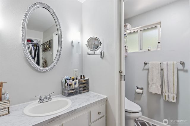 8210 University Point Circle NE, Bremerton, WA 98311