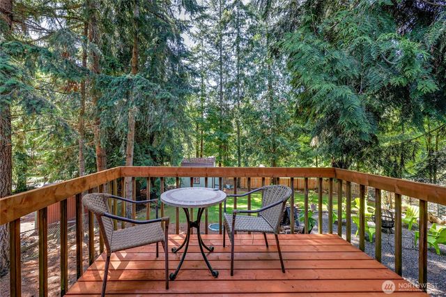 8210 University Point Circle NE, Bremerton, WA 98311