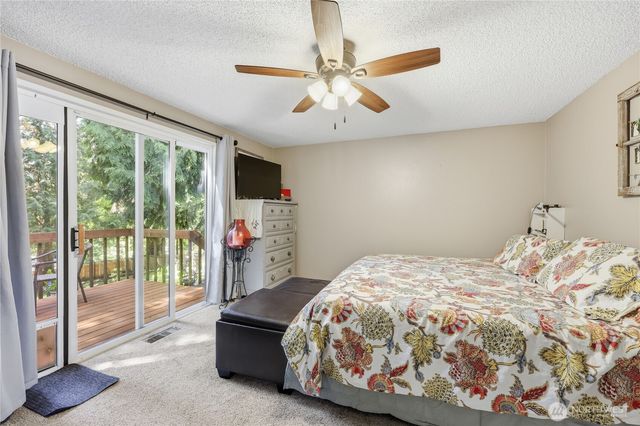 8210 University Point Circle NE, Bremerton, WA 98311