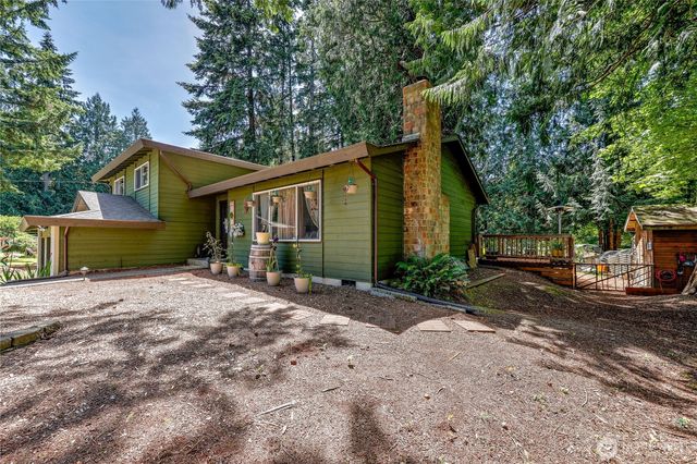 8210 University Point Circle NE, Bremerton, WA 98311