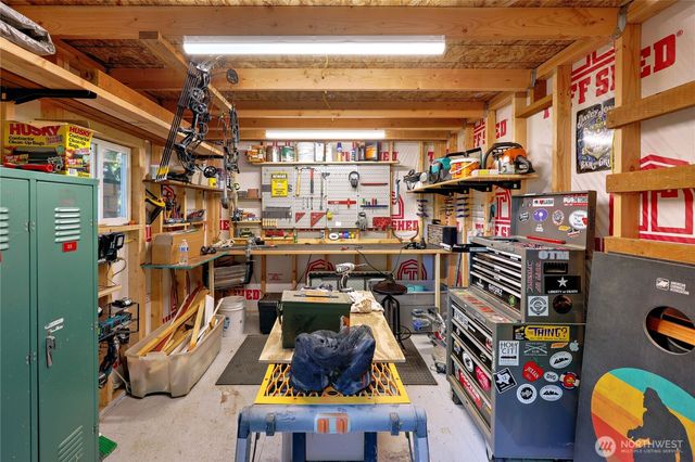 8210 University Point Circle NE, Bremerton, WA 98311