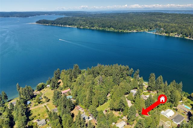 8210 University Point Circle NE, Bremerton, WA 98311