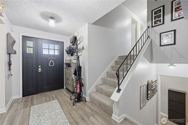 8210 University Point Circle NE, Bremerton, WA 98311