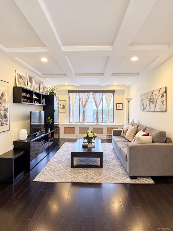 6405 Yellowstone Boulevard PH502, Forest Hills, NY 11375 — photo 2