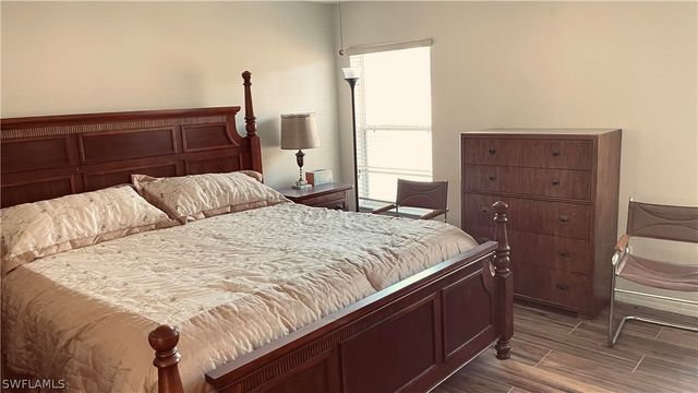 8041 Liriope LOOP, Lehigh Acres, FL 33972