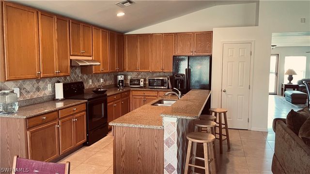 8041 Liriope LOOP, Lehigh Acres, FL 33972