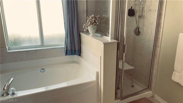 8041 Liriope LOOP, Lehigh Acres, FL 33972