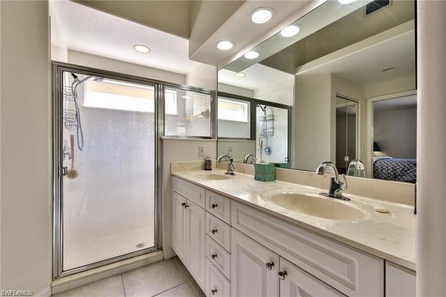 8207 Ibis Cove CIR S, Naples, FL 34119