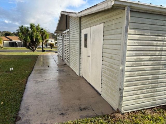 1832 W SCHWARTZ BOULEVARD, Lady Lake, FL 32159