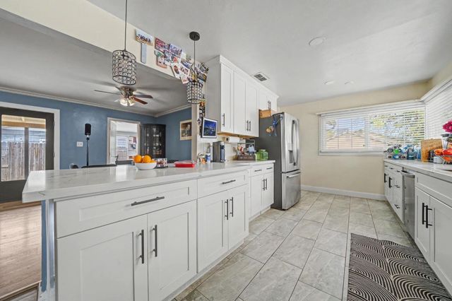 306 Dean Way, Folsom, CA 95630