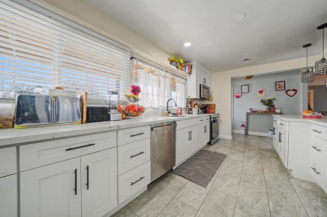 306 Dean Way, Folsom, CA 95630