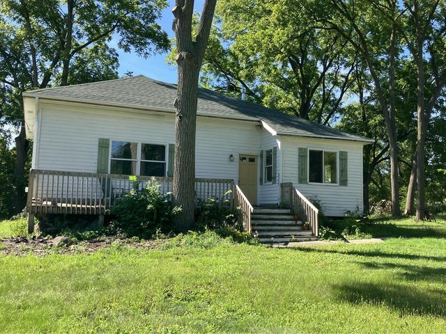 10400 W Parnell AVENUE, Hales Corners, WI 53130