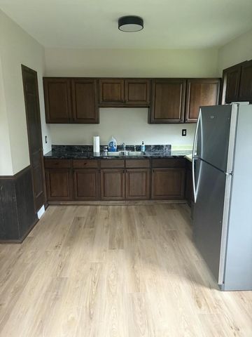 10400 W Parnell AVENUE, Hales Corners, WI 53130
