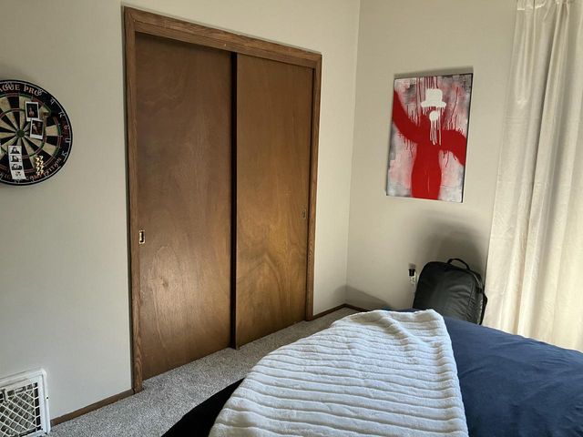 10400 W Parnell AVENUE, Hales Corners, WI 53130
