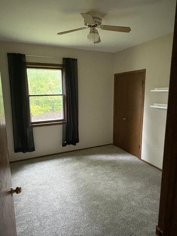 10400 W Parnell AVENUE, Hales Corners, WI 53130