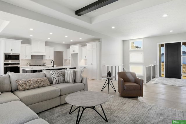 10709 S 219th Avenue, Gretna, NE 68028