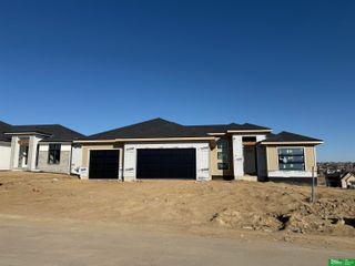 10709 S 219th Avenue, Gretna, NE 68028