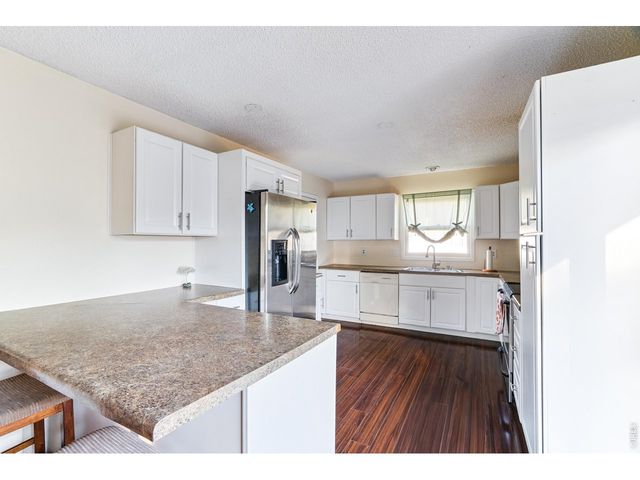 700 Riverbend Dr, Fort Collins, CO 80524