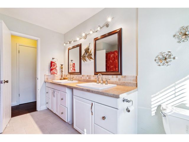 700 Riverbend Dr, Fort Collins, CO 80524