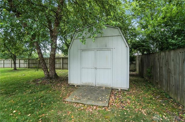 1360 Fenway Court, Centerville, OH 45458