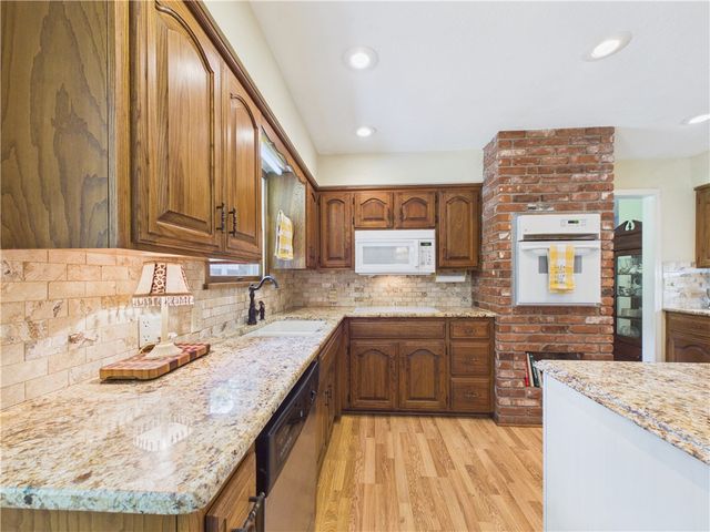 14214 Highway 62, Rogers, AR 72756