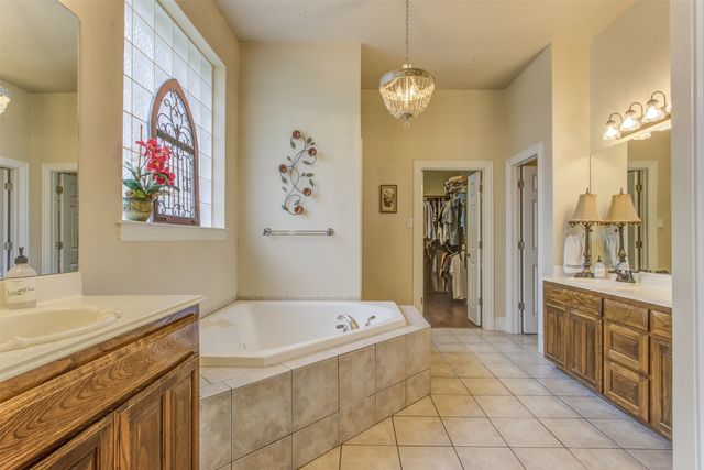 9313 Dosier Cove W, Fort Worth, TX 76179