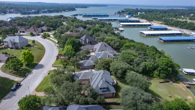 9313 Dosier Cove W, Fort Worth, TX 76179