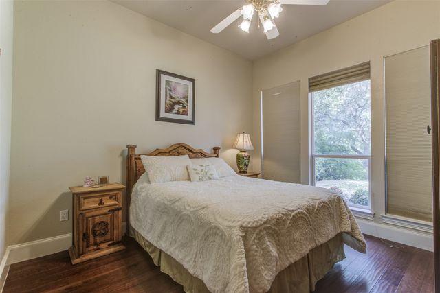 9313 Dosier Cove W, Fort Worth, TX 76179