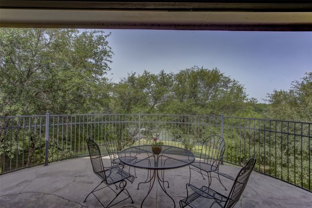 9313 Dosier Cove W, Fort Worth, TX 76179