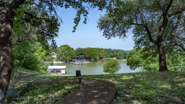 9313 Dosier Cove W, Fort Worth, TX 76179