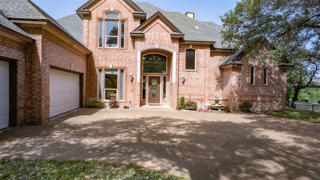 9313 Dosier Cove W, Fort Worth, TX 76179