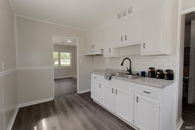 1933 W 4Th Street, Fort Wayne, IN 46808