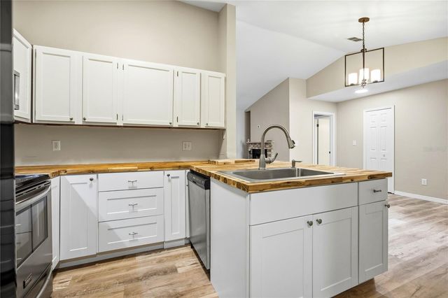 4019 NW 17TH TERRACE, Gainesville, FL 32605