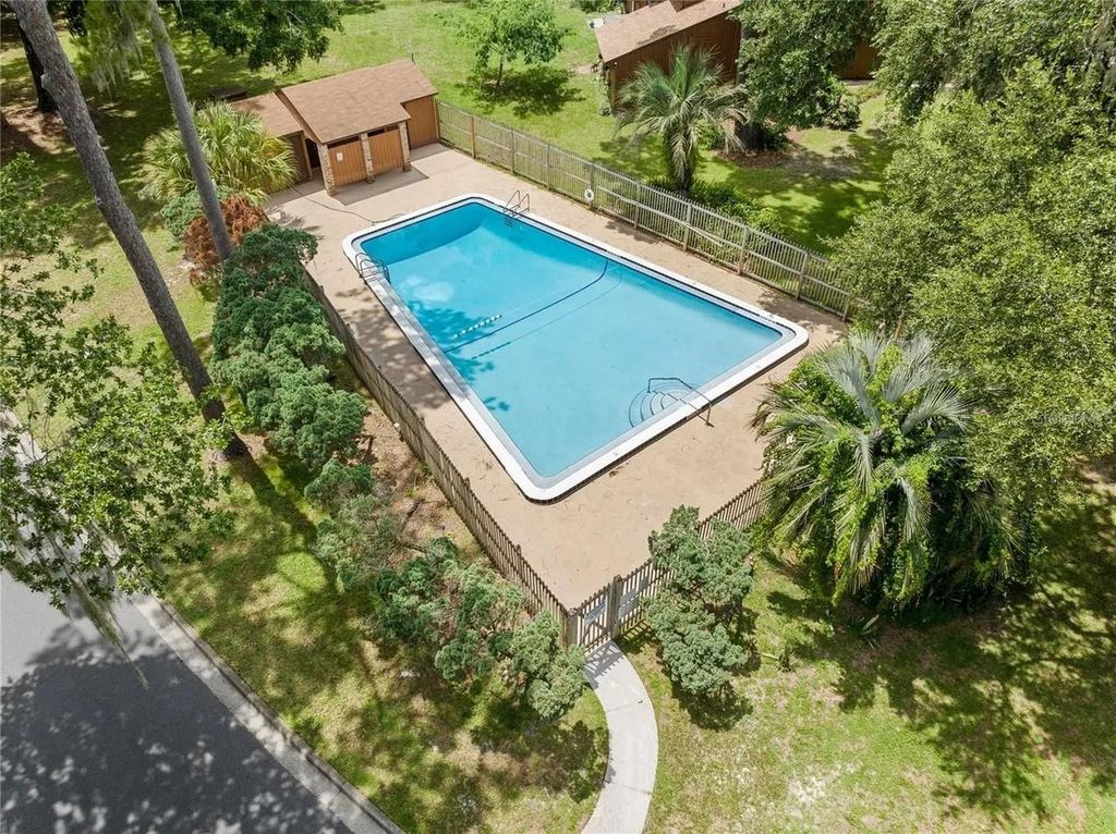 Image 2 of property listing at 4019 NW 17TH TERRACE, Gainesville, FL 32605