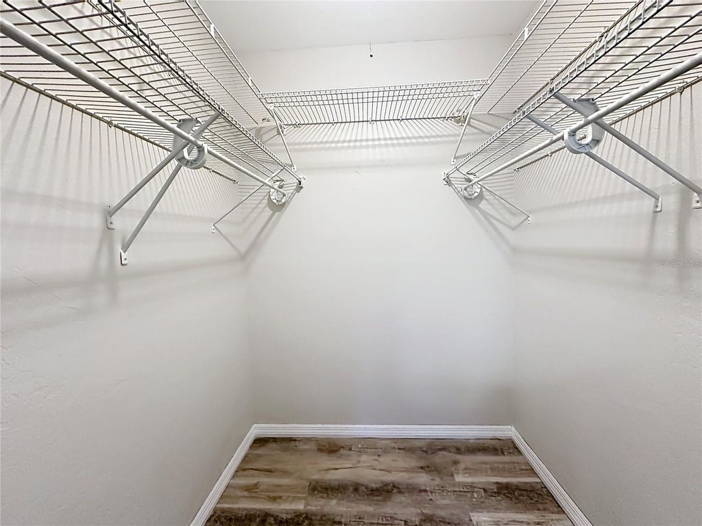 Image 18 of property listing at 4019 NW 17TH TERRACE, Gainesville, FL 32605