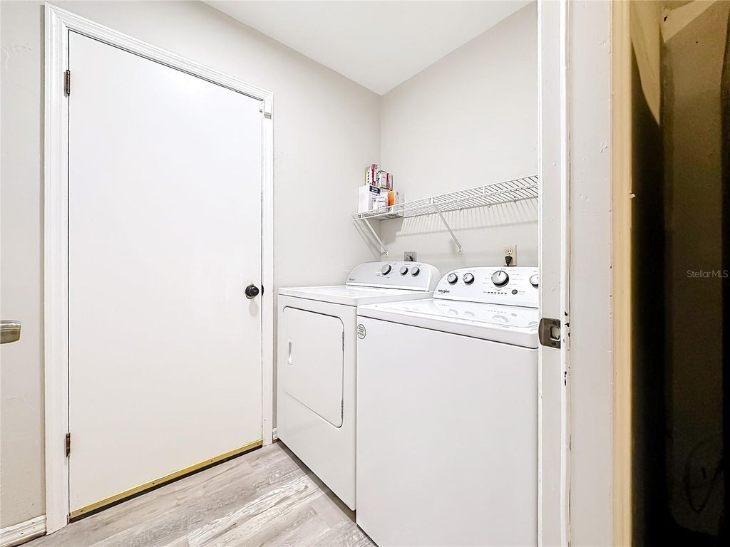 Image 20 of property listing at 4019 NW 17TH TERRACE, Gainesville, FL 32605