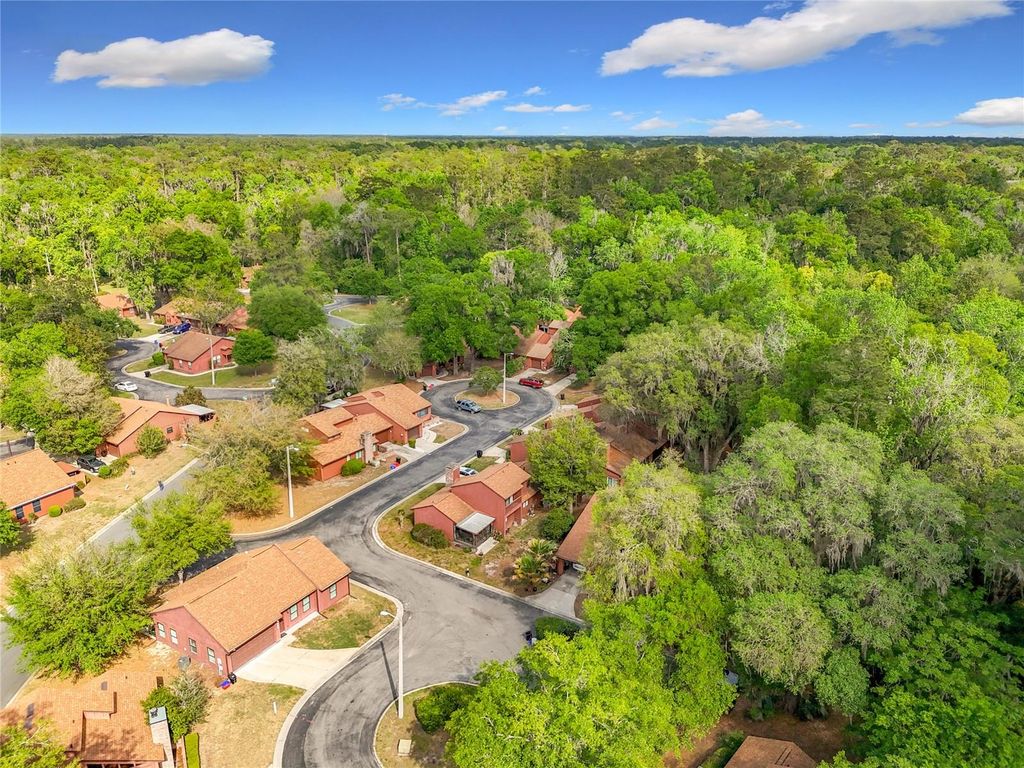 Image 26 of property listing at 4019 NW 17TH TERRACE, Gainesville, FL 32605