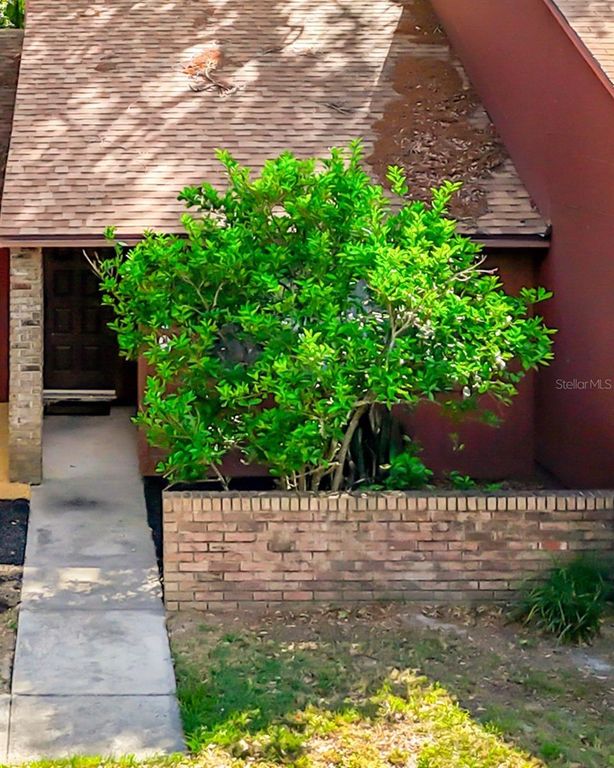 Image 4 of property listing at 4019 NW 17TH TERRACE, Gainesville, FL 32605