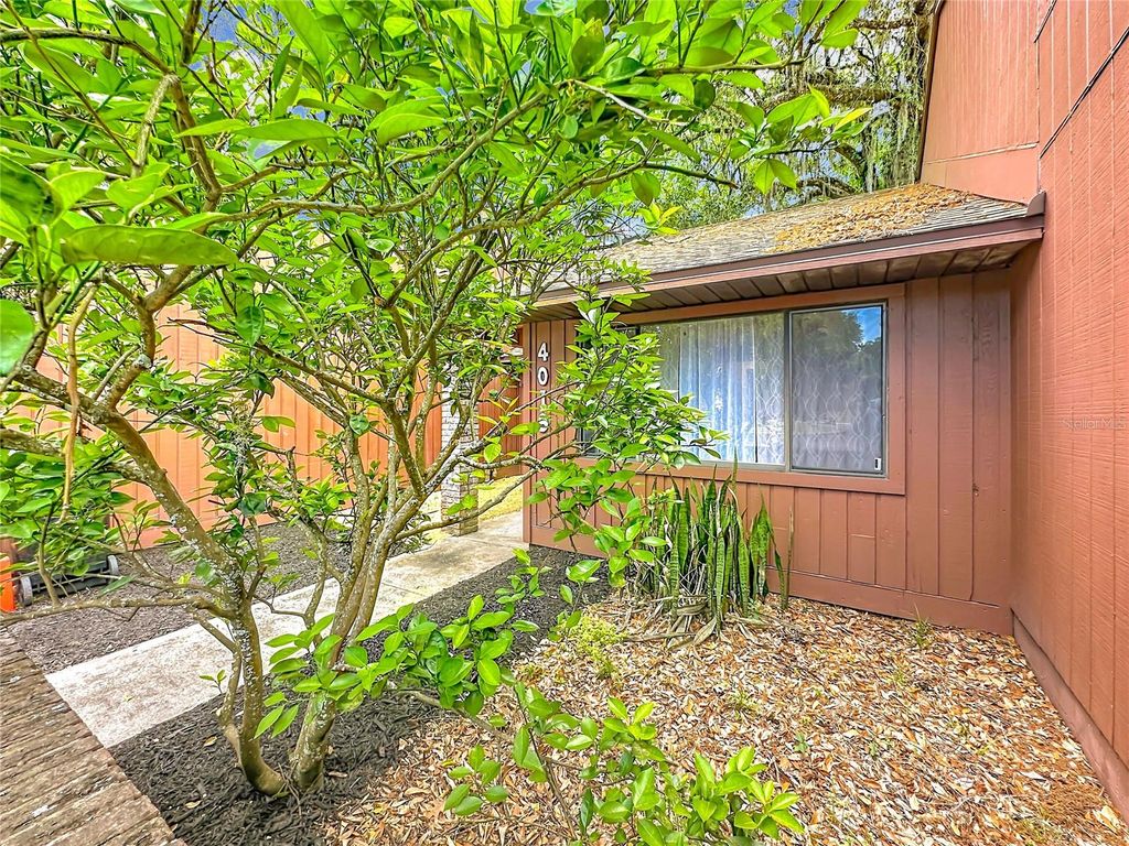 Image 5 of property listing at 4019 NW 17TH TERRACE, Gainesville, FL 32605