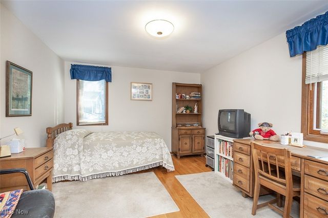 8501 Pin Oak Drive, Parma, OH 44130