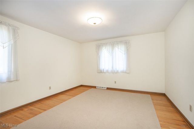 8501 Pin Oak Drive, Parma, OH 44130