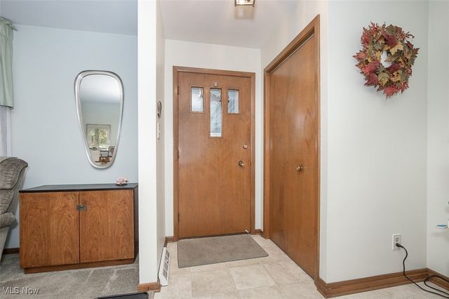 8501 Pin Oak Drive, Parma, OH 44130