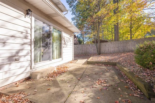 8501 Pin Oak Drive, Parma, OH 44130