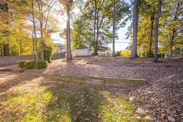 8501 Pin Oak Drive, Parma, OH 44130