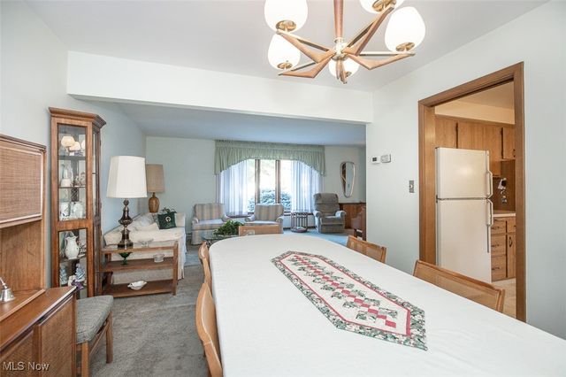 8501 Pin Oak Drive, Parma, OH 44130