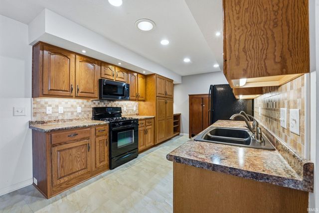 11612 Yellowstone Trail, Harlan, IN 46743