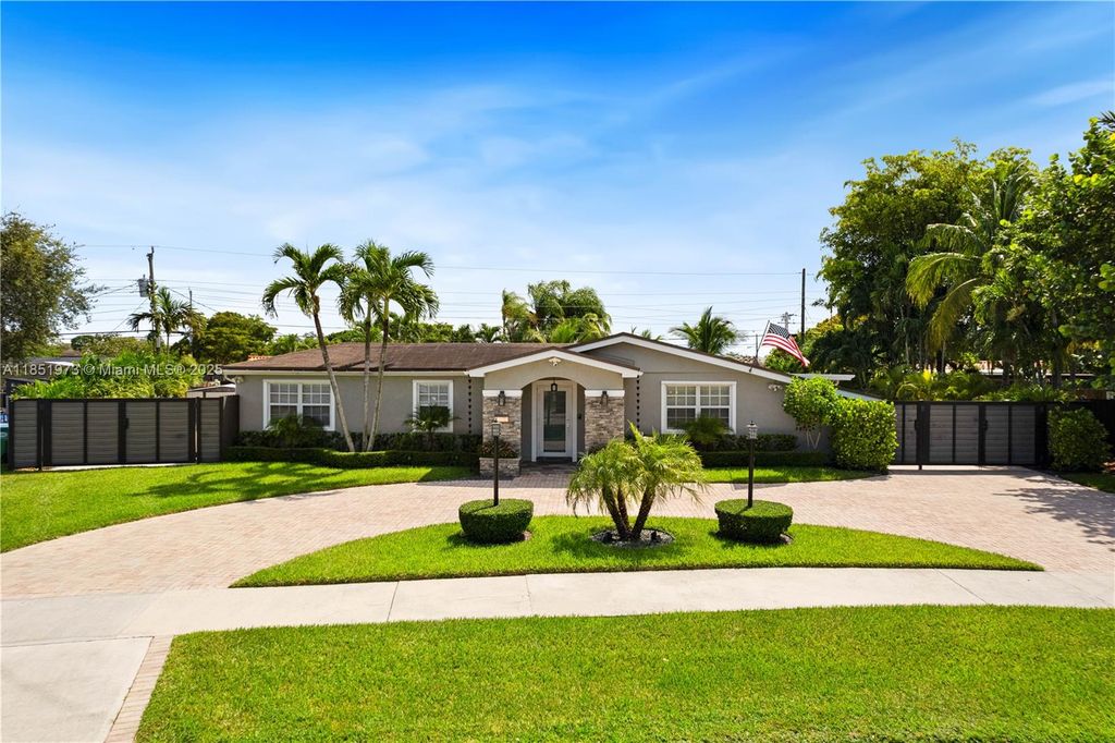 11070 SW 69th Dr, Miami, FL 33173