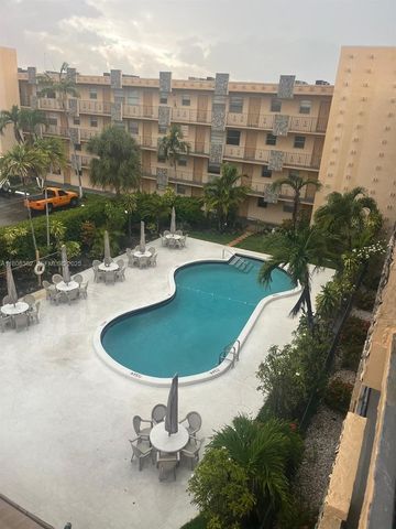2145 Pierce Street 422, Hollywood, FL 33020